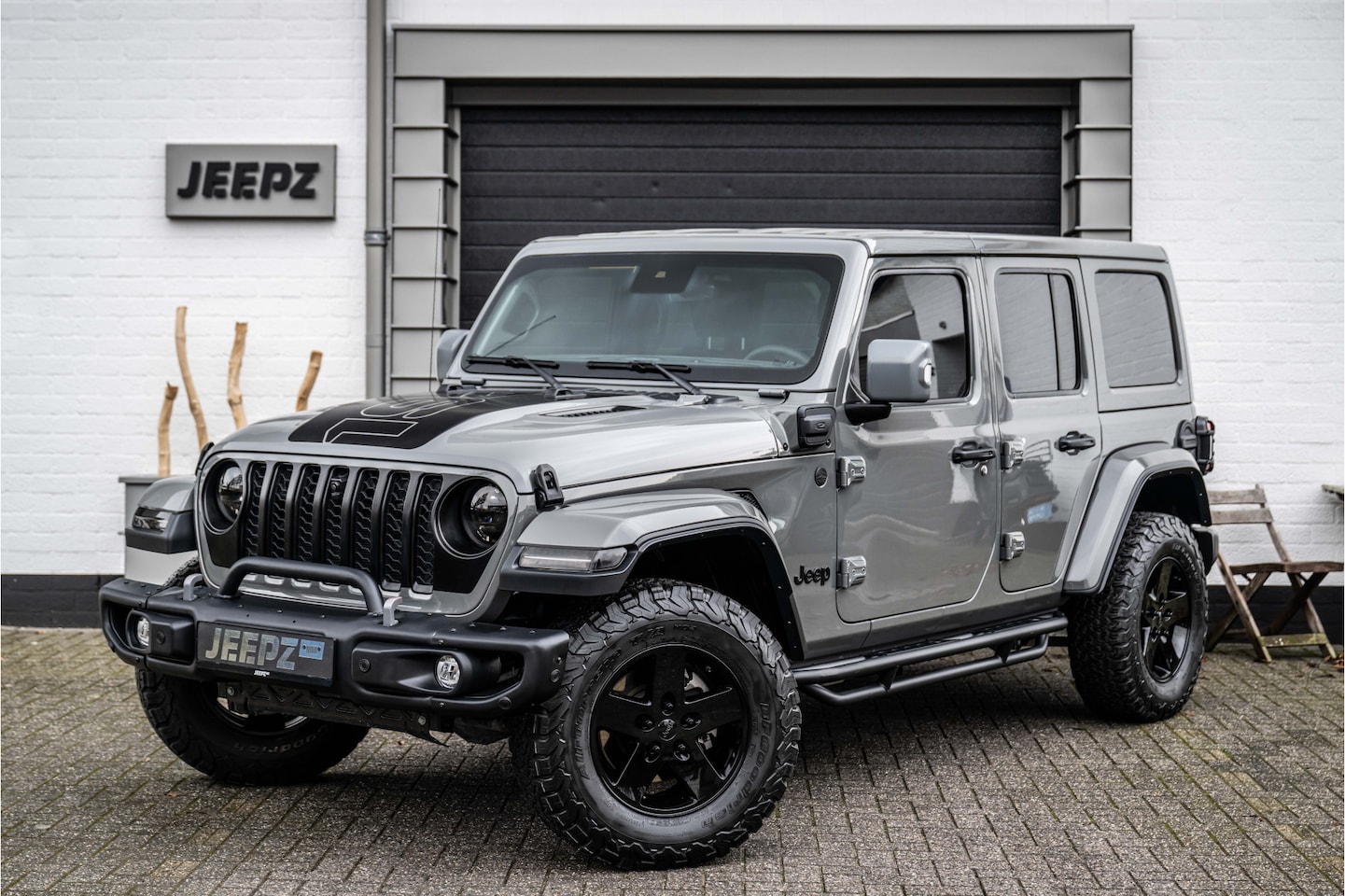 Jeep Wrangler Unlimited - 4xe 380 Overland - Sting grey - AutoWereld.nl