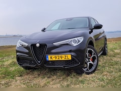 Alfa Romeo Stelvio - 2.0 T AWD Lederen interieur , squadra getuned naar 312 pk, trekhaak, 2 sets Alfa velgen .