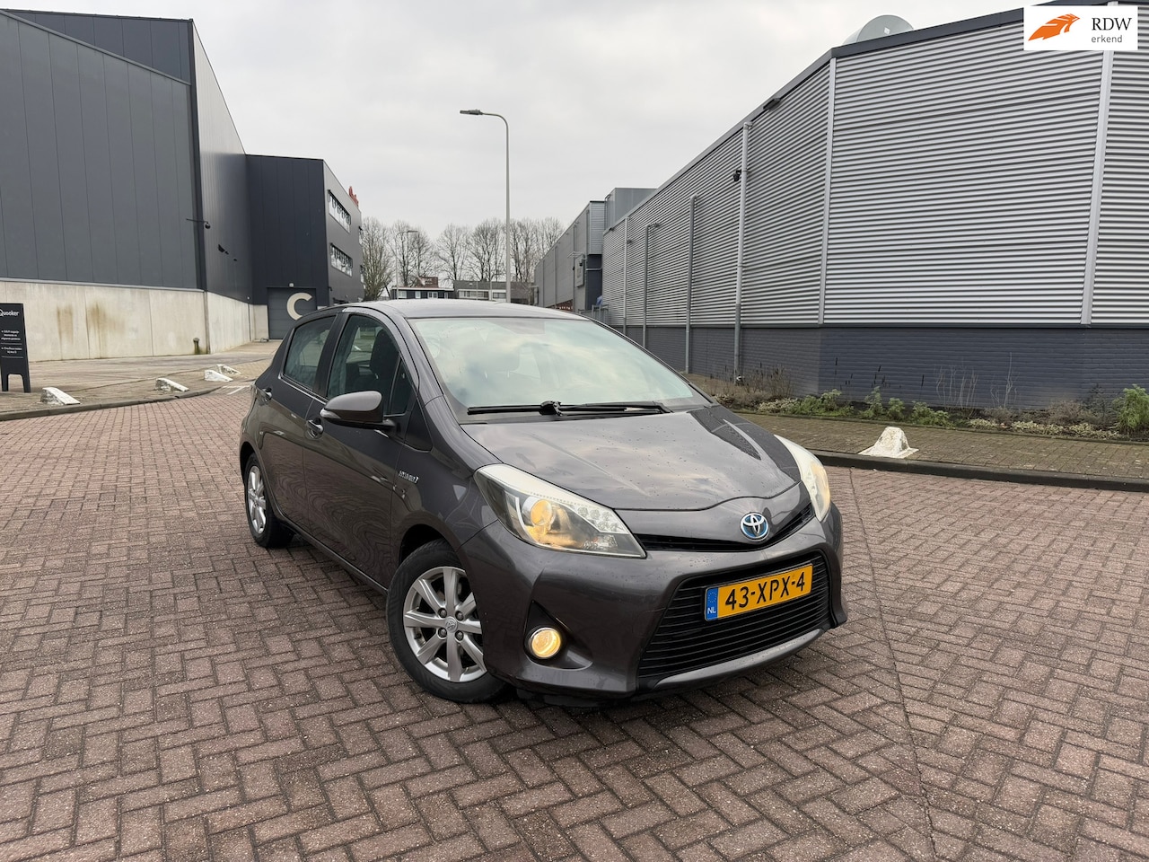 Toyota Yaris - 1.5 Full Hybrid Aspiration AUTOMAAR CLIMA Camera Volledig onderhouden - AutoWereld.nl