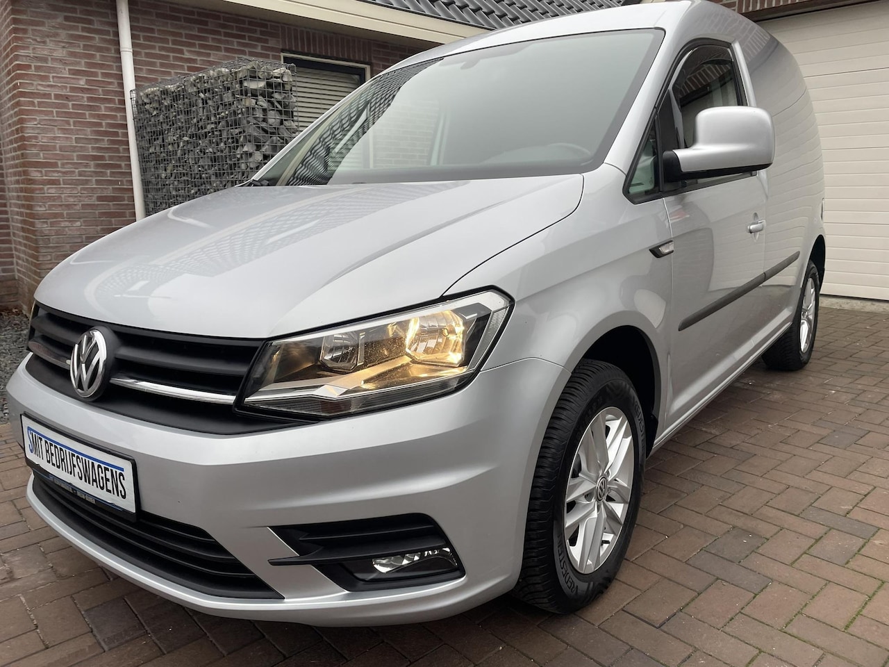 Volkswagen Caddy - 2.0 TDI L1H1 BMT Highline dsg automaat apk nap - AutoWereld.nl