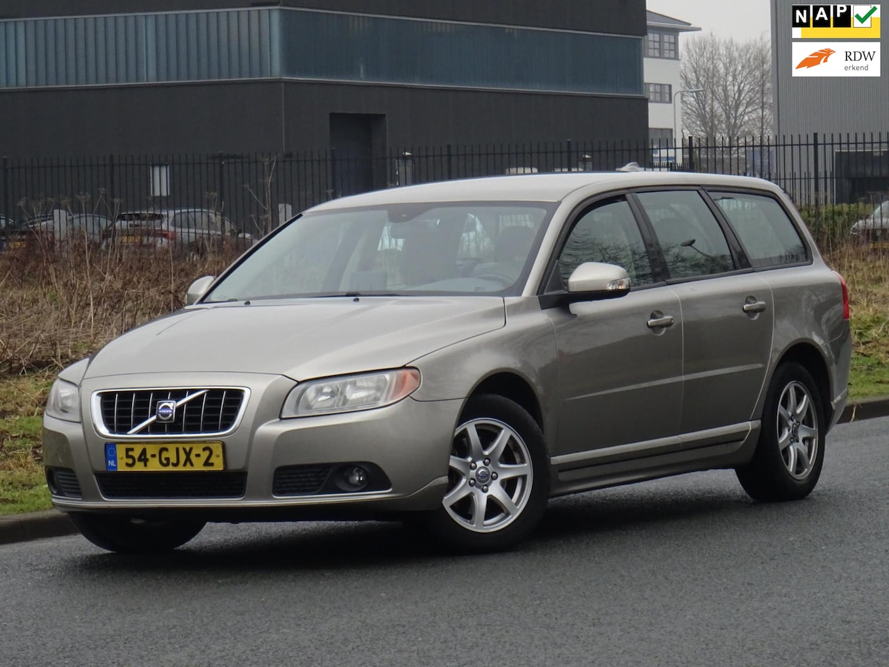 Volvo V70 - 2.0 Momentum NAP/LEER/NAVI/AIRCO/PDC/APK 03-2026 - AutoWereld.nl