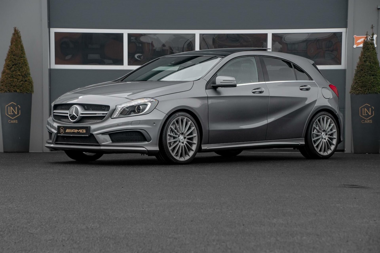 Mercedes-Benz A-klasse - AMG 45 4MATIC | Nieuwstaat | Pano | Uniek - AutoWereld.nl