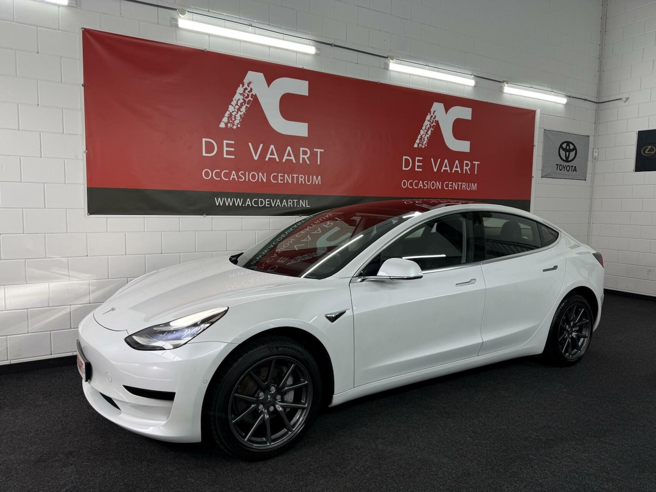 Tesla Model 3 - Standard RWD Plus 60 kWh - AUTOPILOT/PANO/NAP - AutoWereld.nl