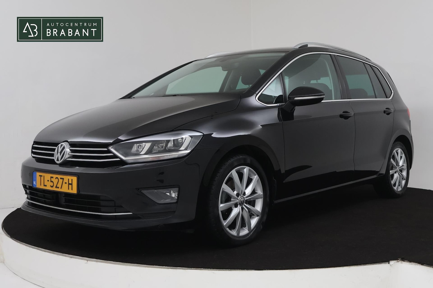 Volkswagen Golf Sportsvan - 1.4 TSI Highline Automaat (NAVIGATIE, CARPLAY, STOELVERWARMING, CLIMA, TREKHAAK, ADAPTIVe - AutoWereld.nl