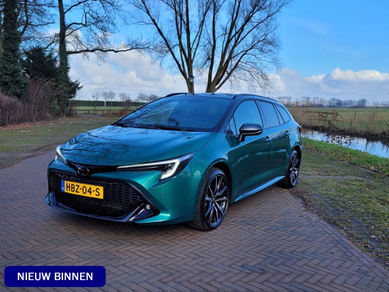 Toyota Corolla Touring Sports - Hybrid 200 GR Sport Plus / Apple Carplay / Stuurverwarming / Adaptive Cruise Control - AutoWereld.nl