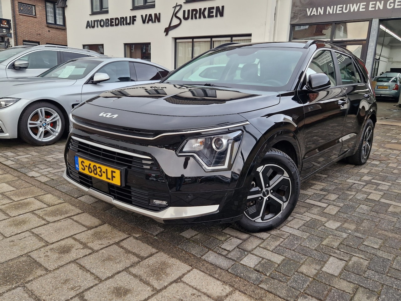 Kia Niro - 1.6 GDi Hybrid ExecutiveLine 1.6 GDi Hybrid ExecutiveLine, Navigatie,Apple Carplay,Android,Verwarmde voorstoelen en stu - AutoWereld.nl