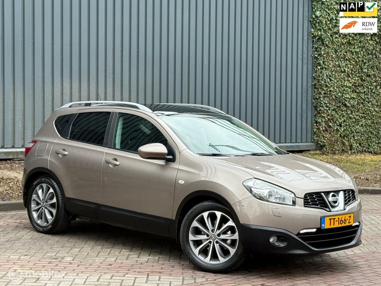 Nissan Qashqai - 2.0 4WD 1e Eignr|Pano|Leder|Camera|Nap|Boekje - AutoWereld.nl