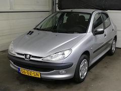 Peugeot 206 - 1.4 Gentry - 5deurs - 1e eigenaar - Airco - APK 2026