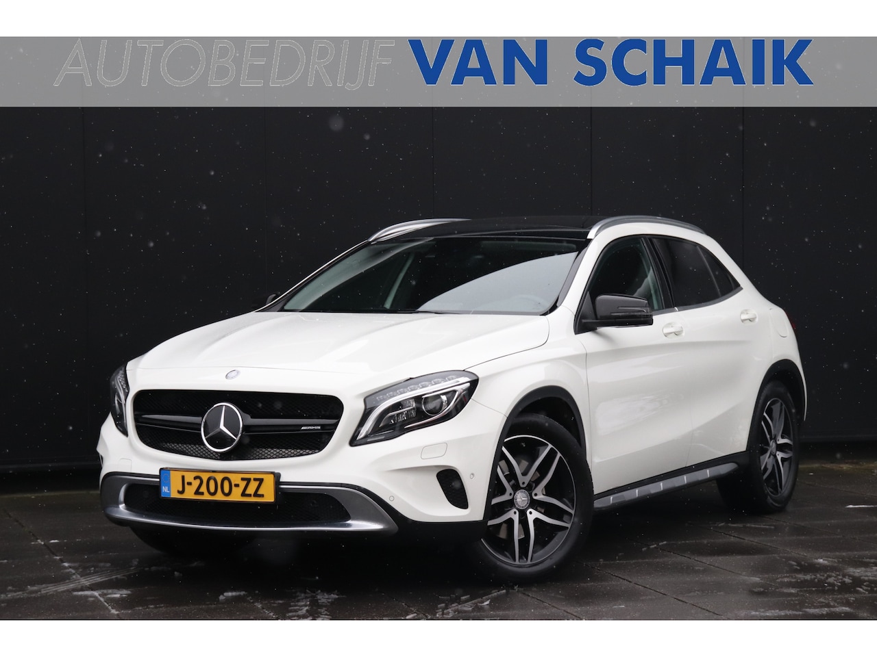 Mercedes-Benz GLA-Klasse - 250 4Matic 211 PK AMG | STOELVERW. | CAMERA | PANO-DAK | NAVI | SPORTSTOELEN | CRUISE | PD - AutoWereld.nl