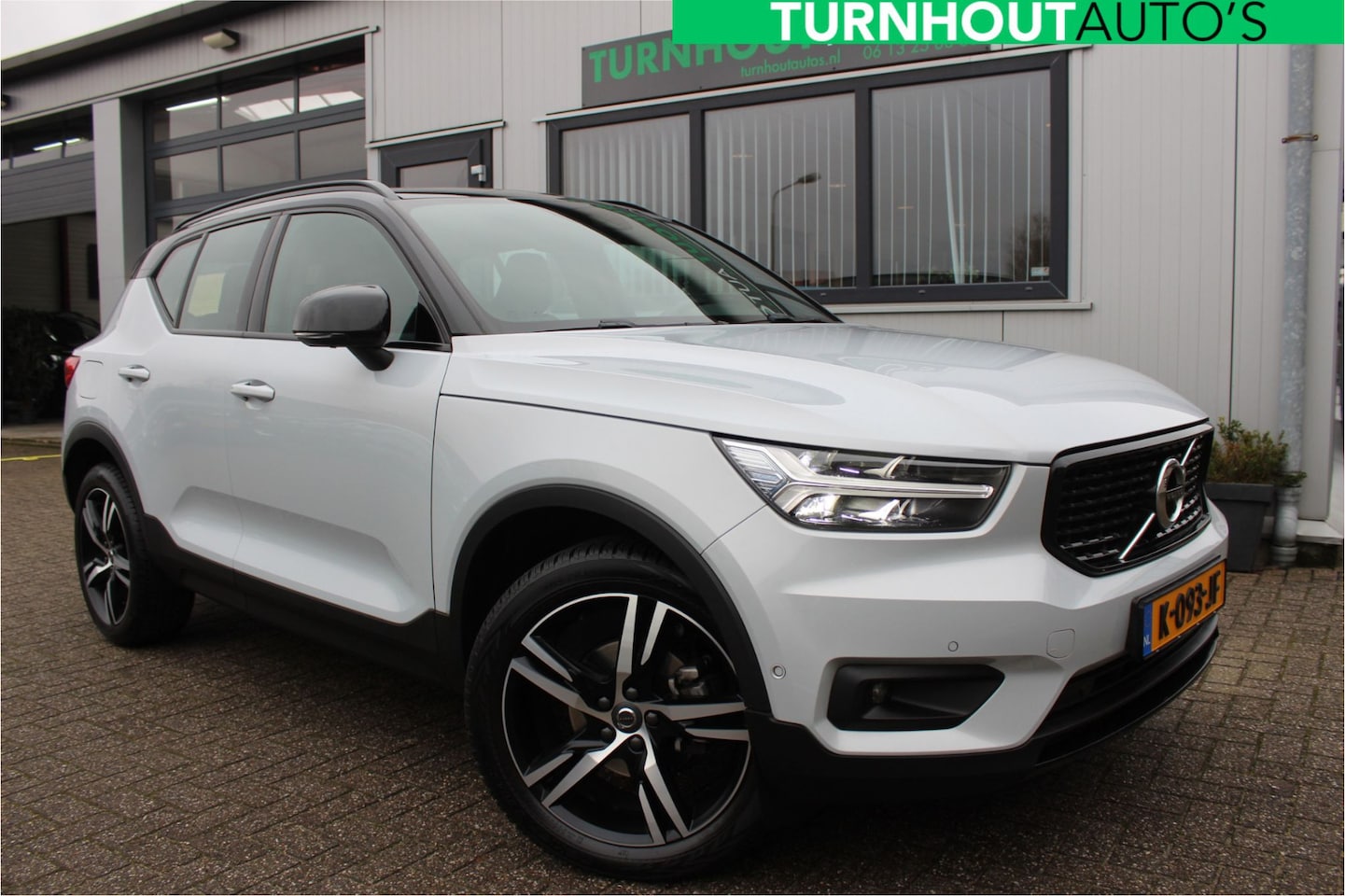 Volvo XC40 - 1.5 T3 R-Design Harman Kardon | Panoramadak | 360 Cam | VOL! - AutoWereld.nl