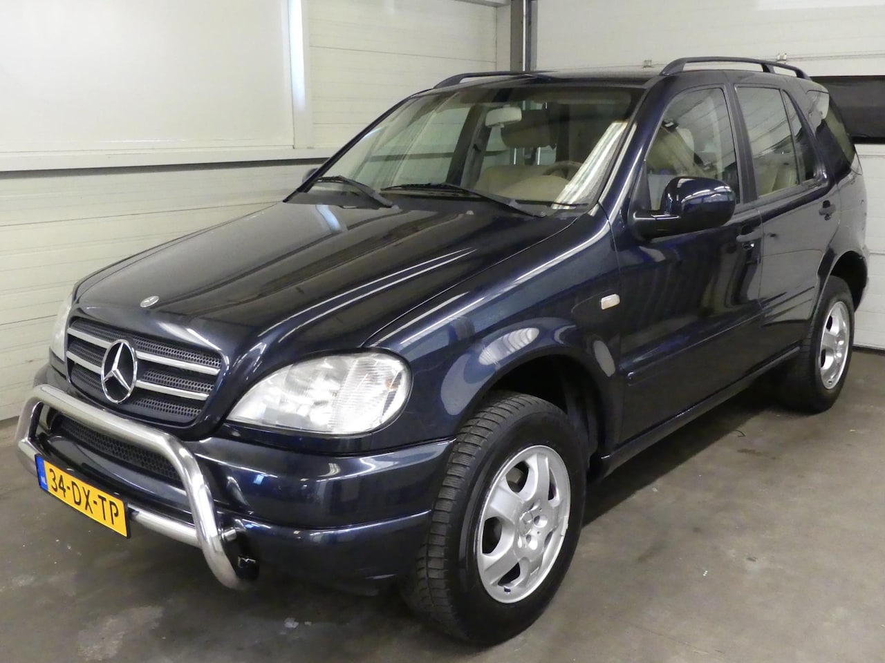 Mercedes-Benz M-klasse - 320 - Automaat - 7 persoons - Youngtimer - AutoWereld.nl