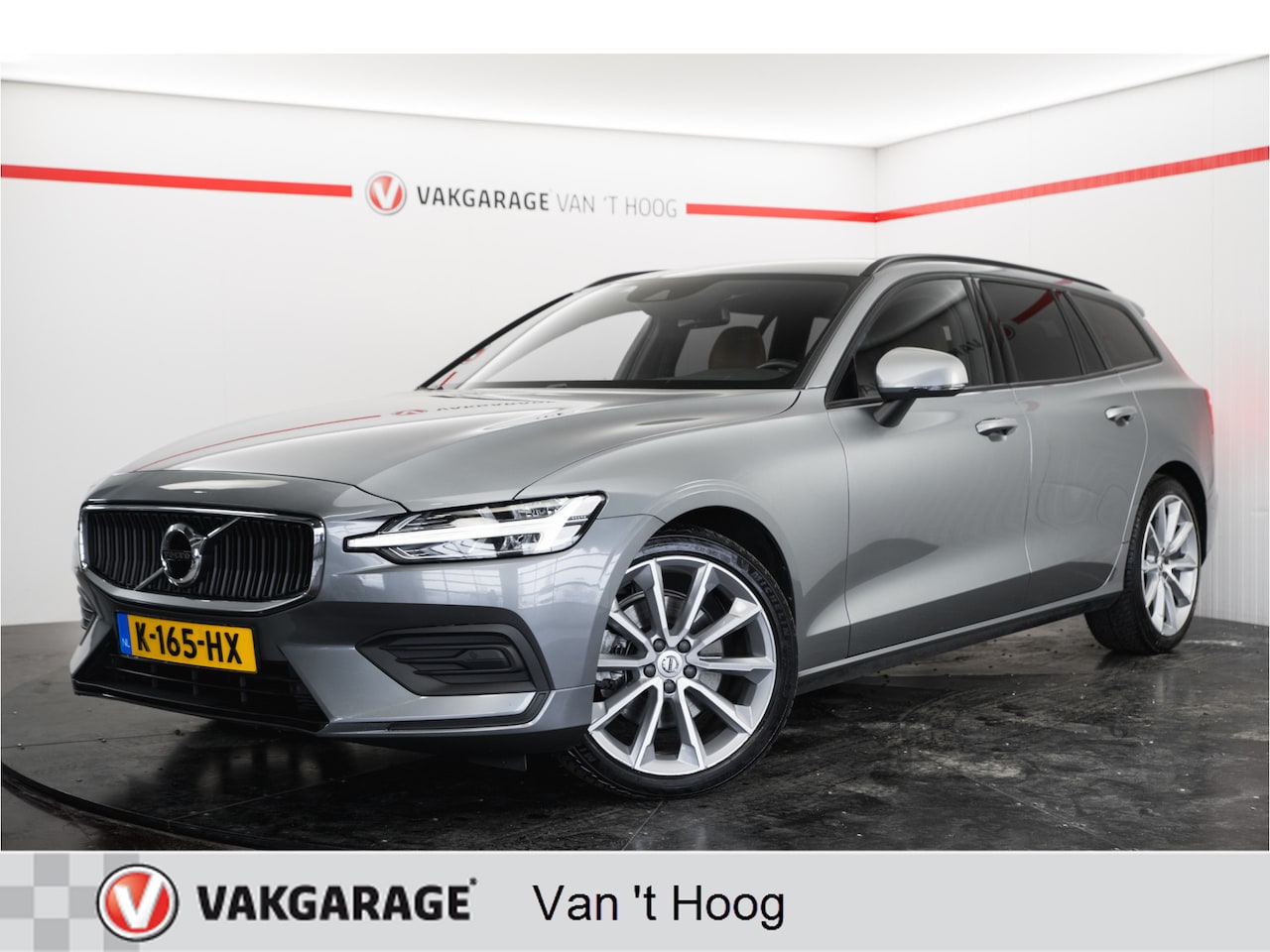 Volvo V60 - 2.0 B3 Momentum|Leder|Osmiumgrey|Keurige auto! 19 inch - AutoWereld.nl