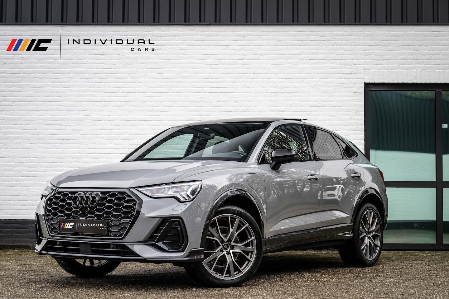 Audi Q3 Sportback - 45 TFSI e S-Line ACC Nardo Grey SONOS Panorama - AutoWereld.nl