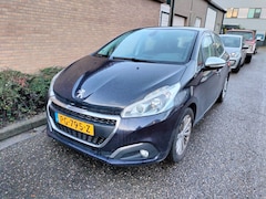 Peugeot 208 - 1.2 PureTech Blue Lease Executive Schade