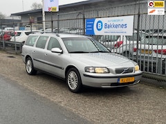 Volvo V70 - 2.4 T | Automaat | Airco | Cruise | Trekhaak