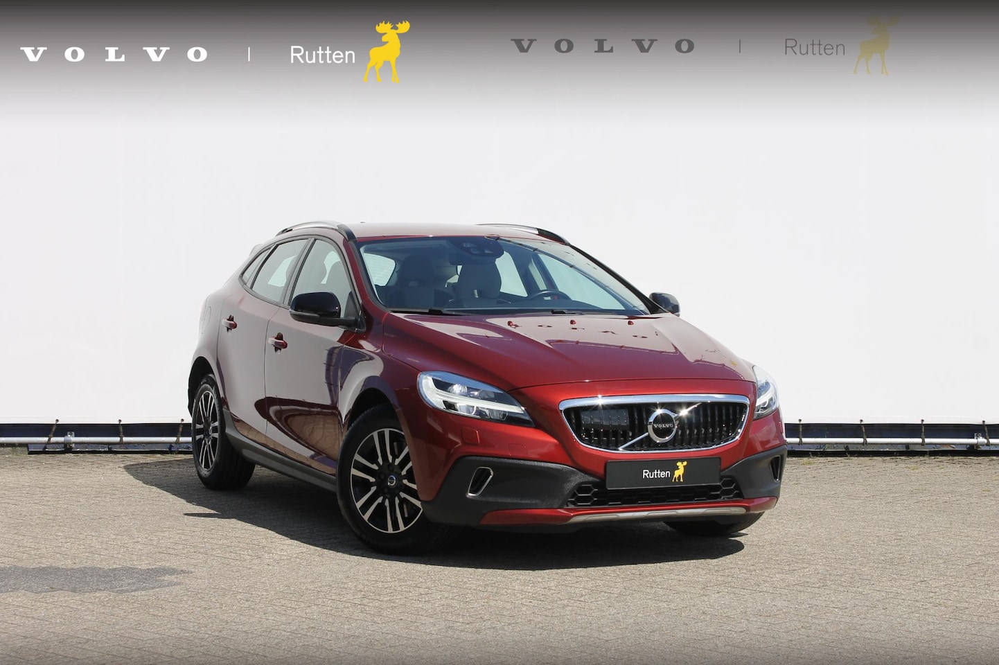 Volvo V40 Cross Country - T3 Nordic+ Standkachel / Adaptieve Cruise Control / Trekhaak / Climate Control / Blis / Di - AutoWereld.nl