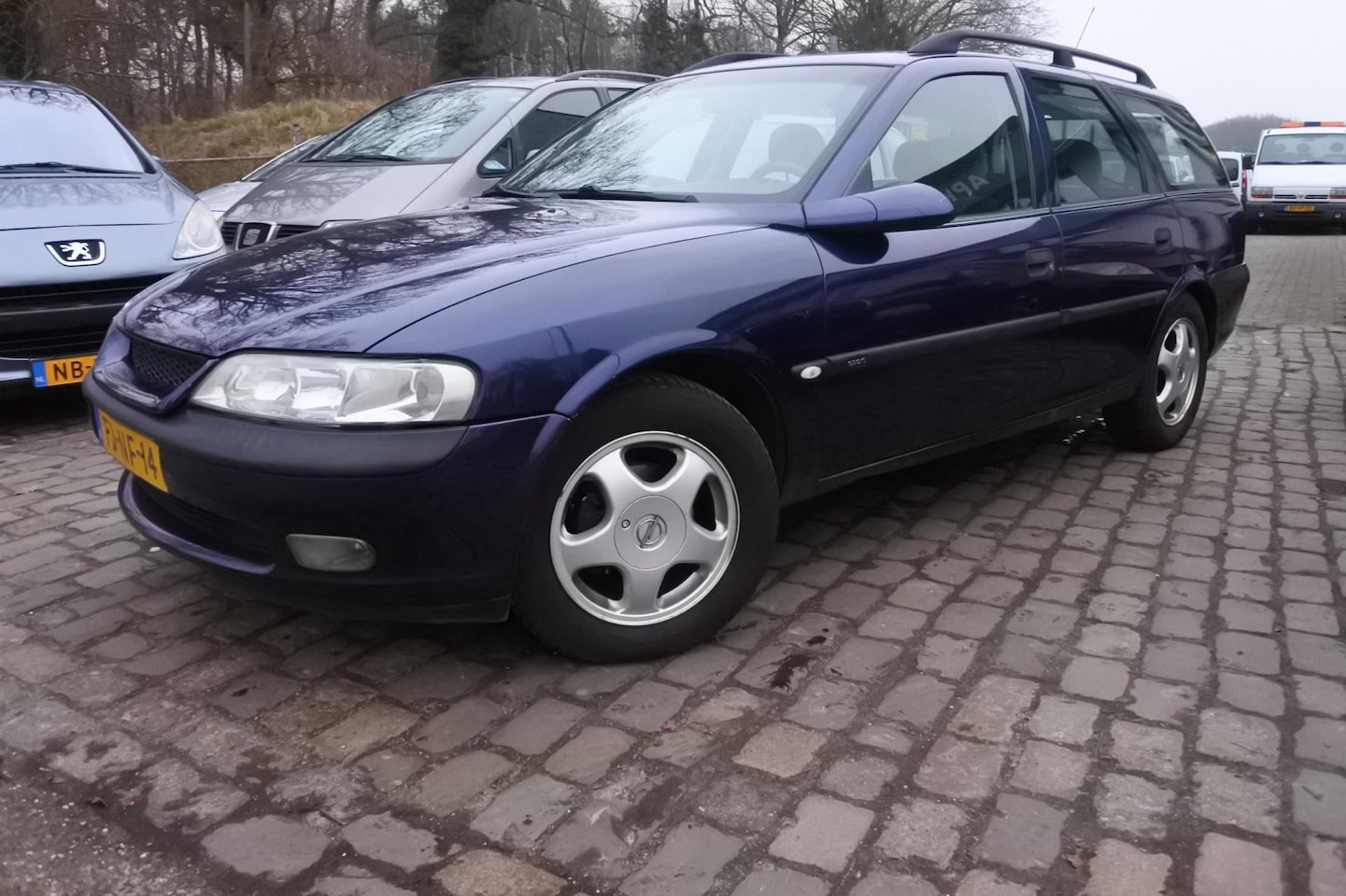 Opel Vectra Wagon - 1.6i-16V GL apk 23-12-2025 goed rijdend trekhaak - AutoWereld.nl