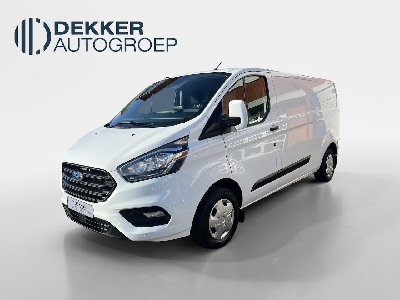 Ford Transit Custom - 300 2.0 TDCI L2H1 Trend TREKHAAK, NAVIGATIE. - AutoWereld.nl