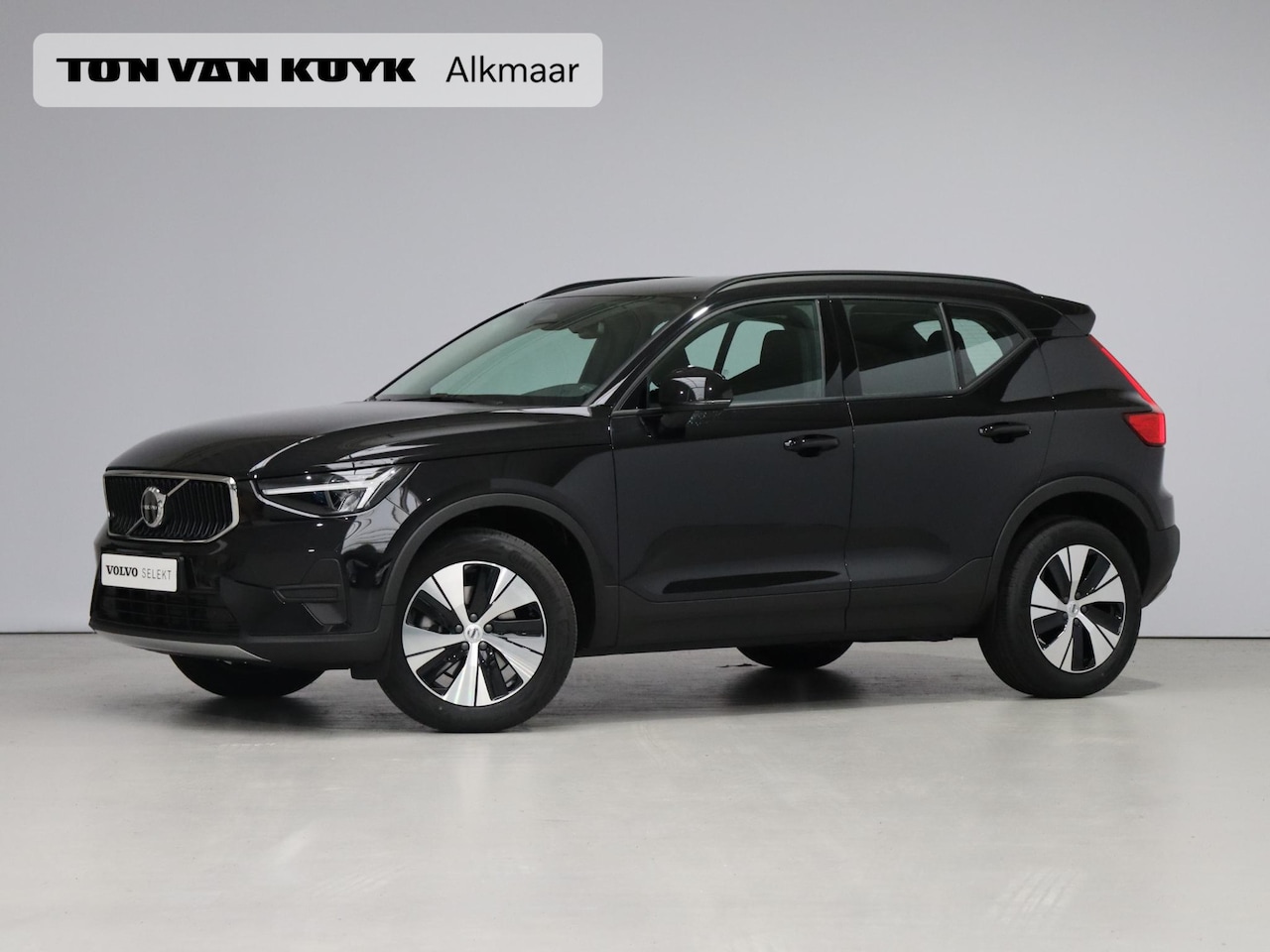 Volvo XC40 - 2.0 B3 Essential Edition / Stoel+stuurwielverwarming / Park assist voor+achter+camera - AutoWereld.nl