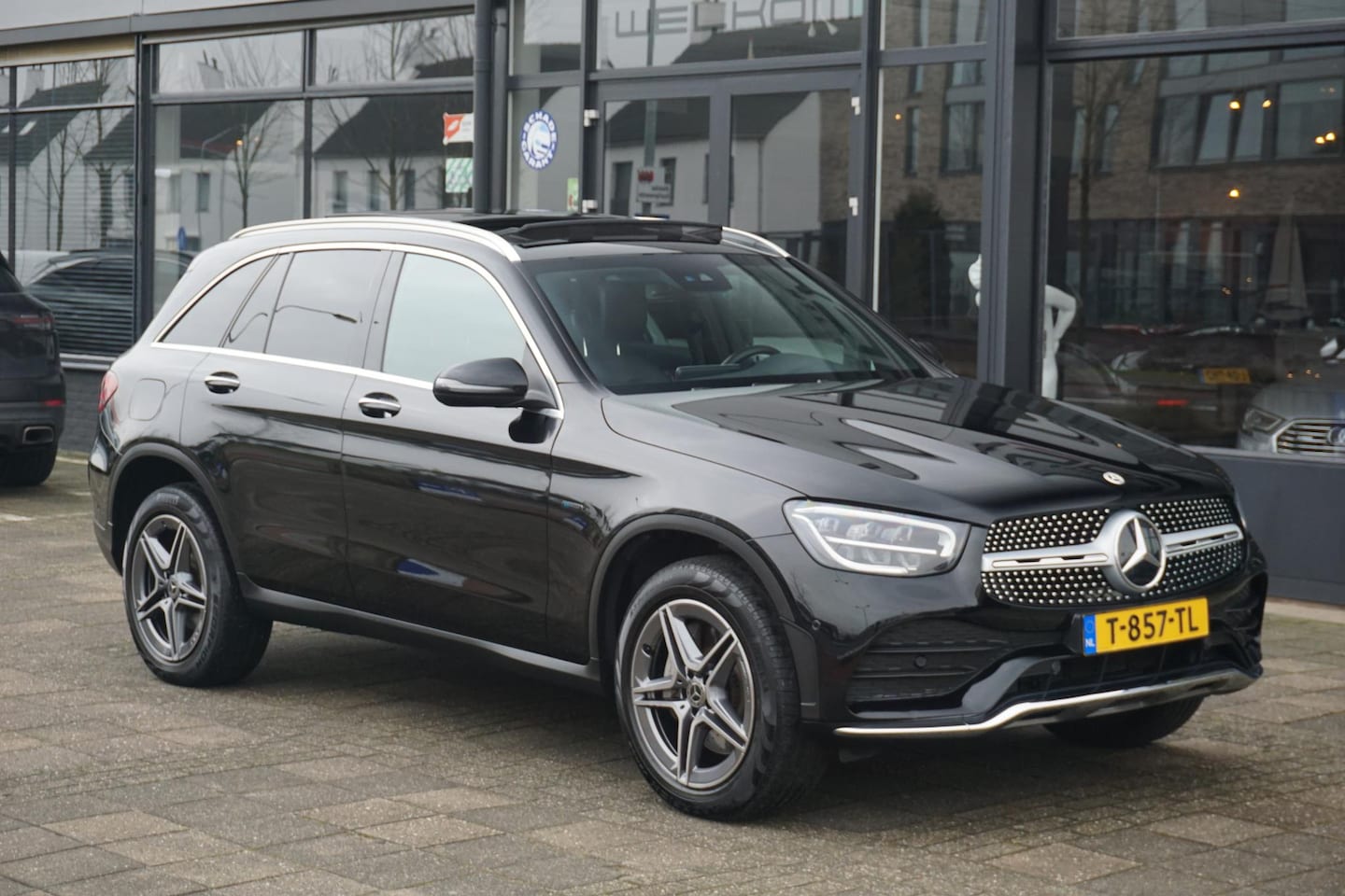 Mercedes-Benz GLC-klasse - 300e 4MATIC | AMG Pakket | PANO | burmester - AutoWereld.nl