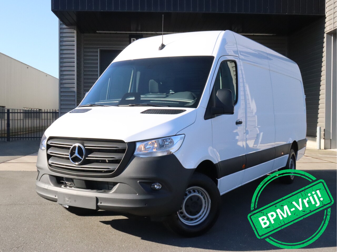 Mercedes-Benz Sprinter - 315CDI 150PK Automaat L3H2 RWD PRO | 270 deuren | opstap | smartphone pakket | - AutoWereld.nl