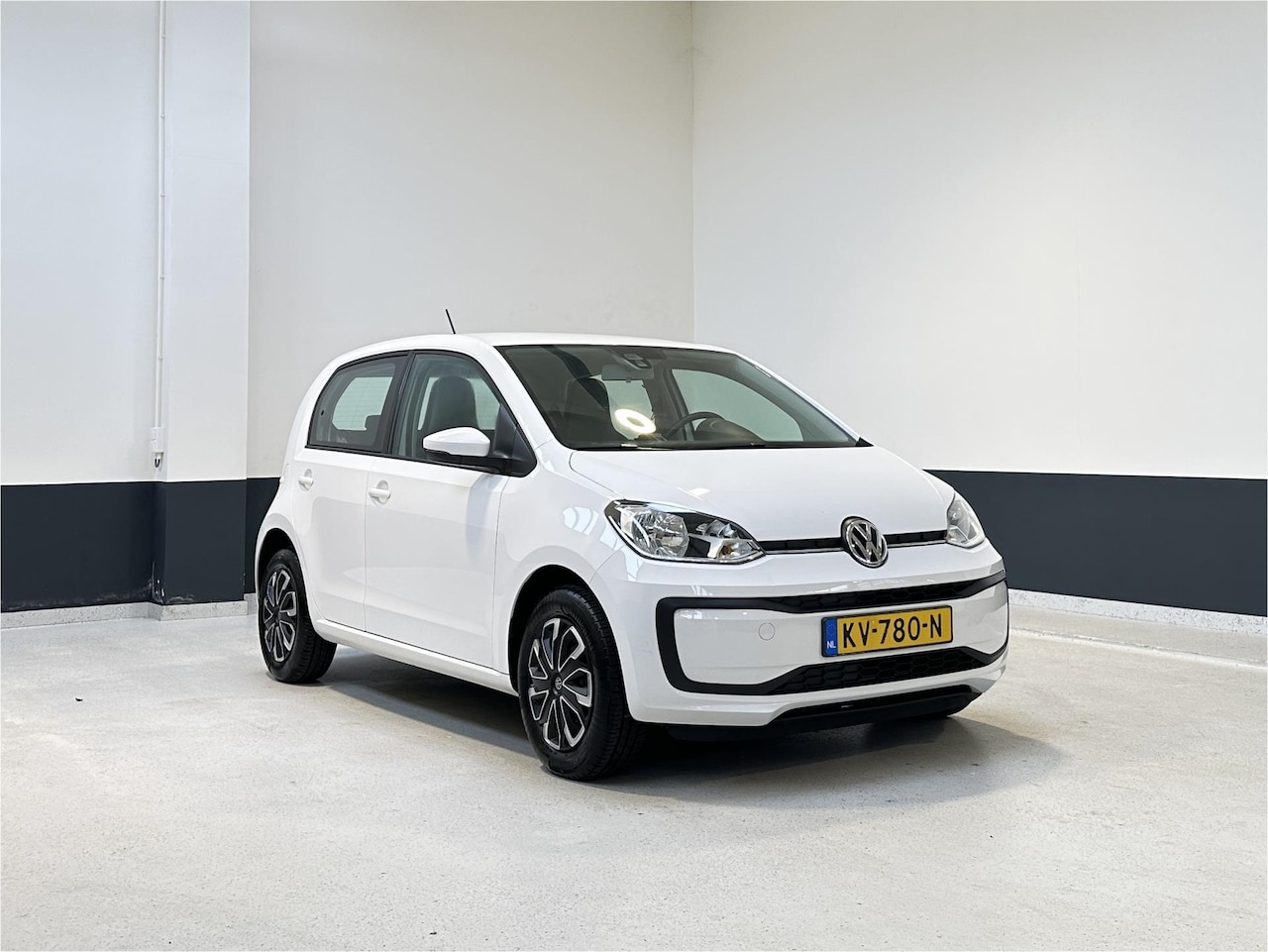 Volkswagen Up! - 1.0 BMT move up! | NL | 2e Eig. | 5-DRS | Airco | Bluetooth | LED | - AutoWereld.nl