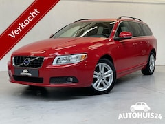 Volvo V70 - 2.0 D3 Momentum AUTOMAAT 5-Cilinder LEDER TREKHAAK