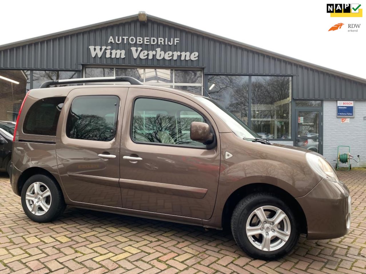 Renault Kangoo Family - 1.6-16V Privilège Airco/Trekhaak - AutoWereld.nl