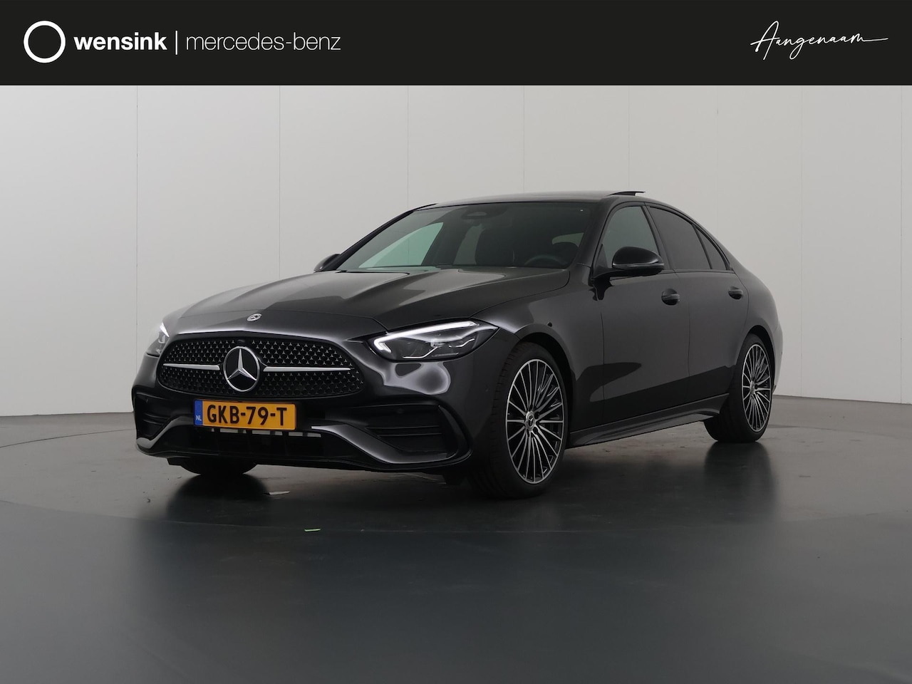 Mercedes-Benz C-klasse - 180 AMG Line Night pakket | 19 inch multispaaks | Panoramadak | High Performance Lights | - AutoWereld.nl