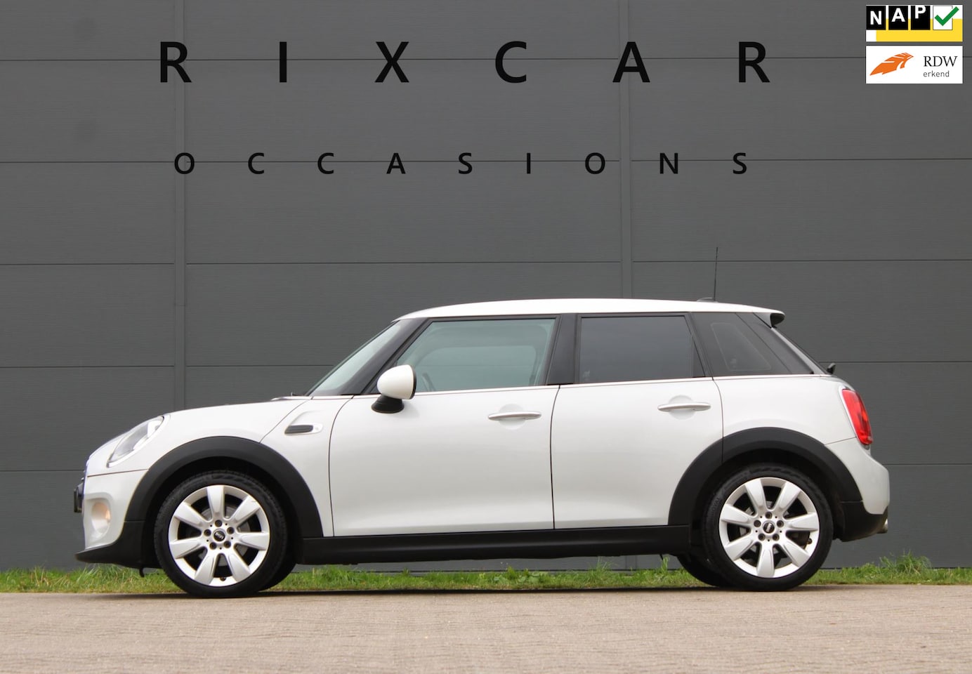 MINI Cooper - Mini 1.5 D Navi Sportline NweAPK - AutoWereld.nl