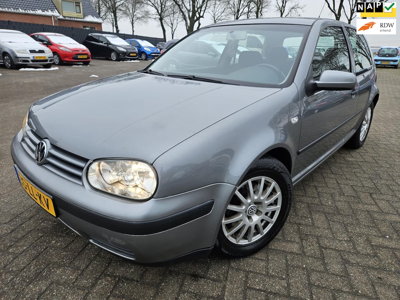 Volkswagen Golf - 2.0 Sportline. 2003. Airco/Cruise/Lichtmetaal. APK 02-2026 - AutoWereld.nl