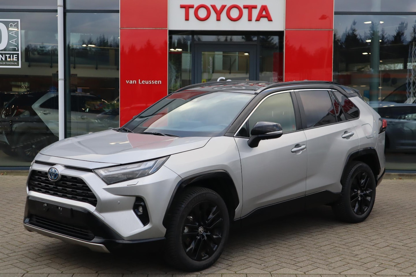 Toyota RAV4 - 2.5 HYBRID STYLE APPLE/ANDROID ELEK. ACHTERKLEP JBL-AUDIO 360GR CAMERA STUUR/STOELVERWARM. - AutoWereld.nl