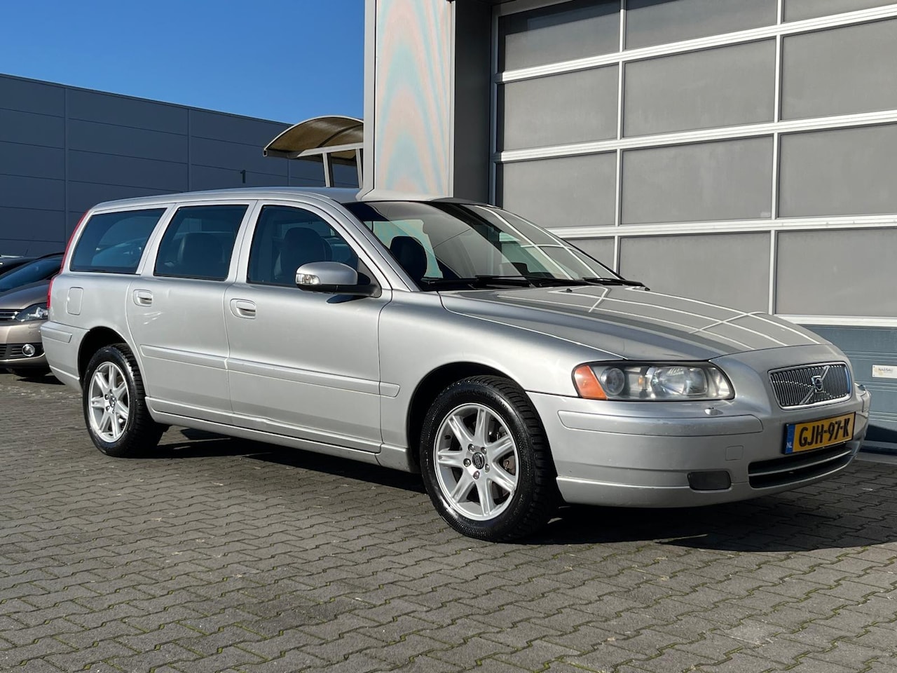 Volvo V70 - 2.5T AWD Momentum|Automaat||Airco|Cruise|Xenon|PDC|Navi - AutoWereld.nl