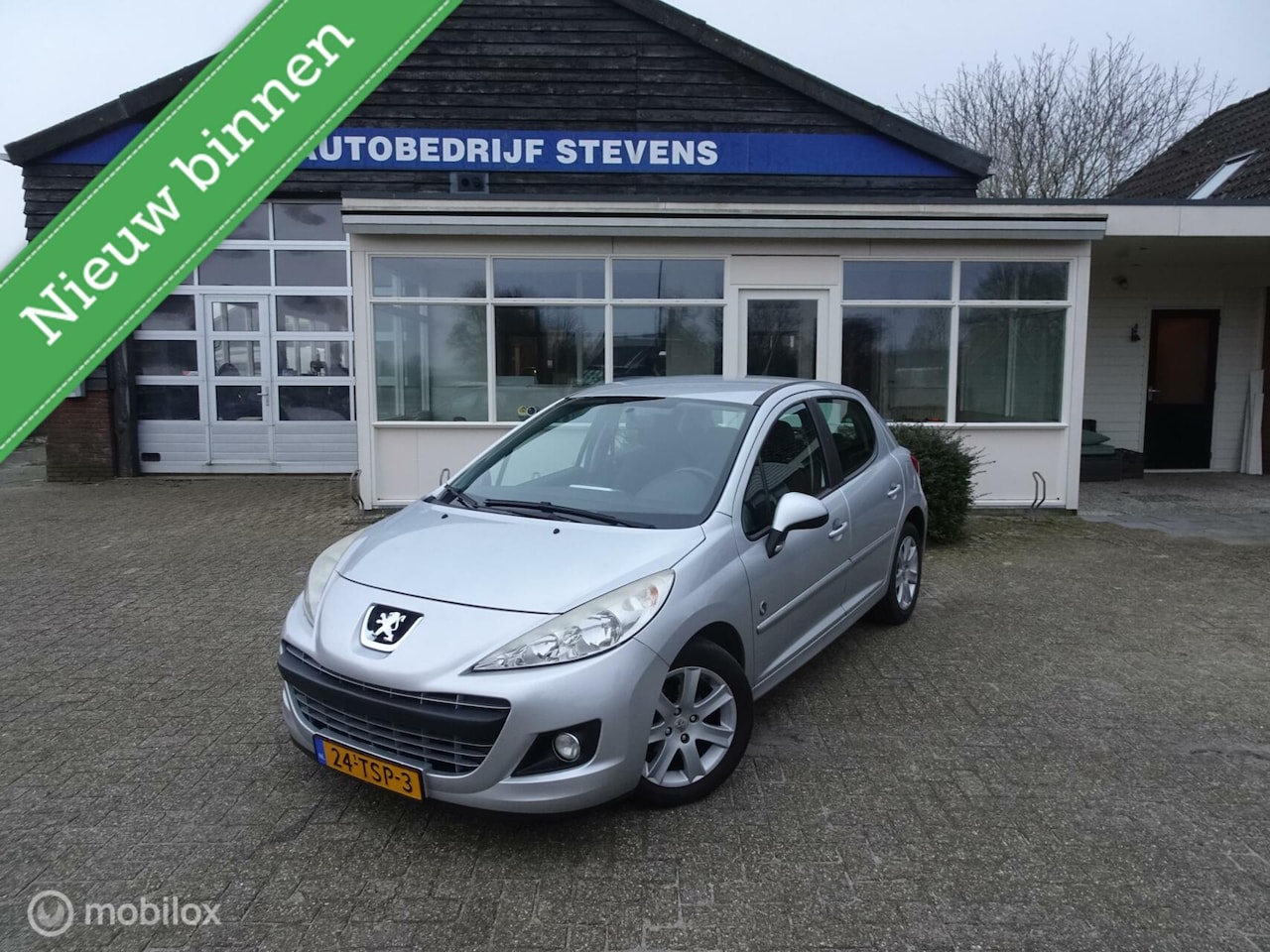 Peugeot 207 - 1.4 VTi Urban Move 1.4 VTi Urban Move - AutoWereld.nl