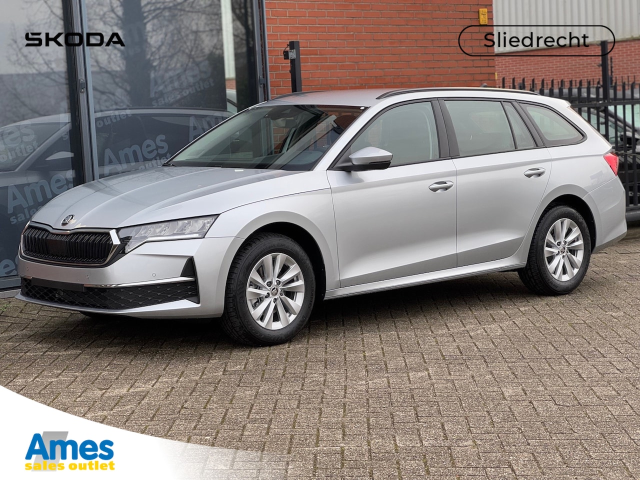 Skoda Octavia Combi - 1.5 TSI 115pk Selection | Stoelverwarming | Wireless Apple Carplay/Android Auto | Parkeers - AutoWereld.nl