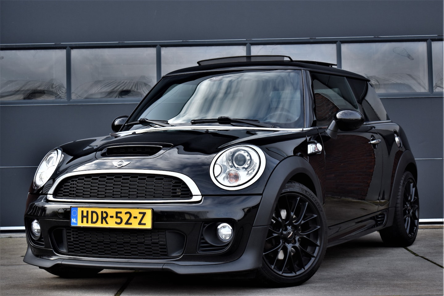 MINI Cooper S - Mini 1.6 JCW-Pakket Automaat Nieuwe ketting - Pano - Xenon - Navi - AutoWereld.nl