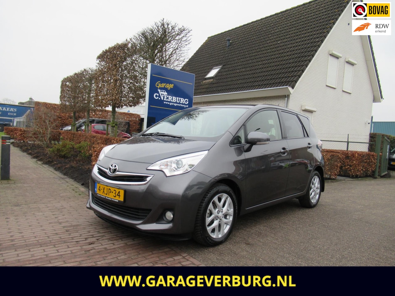 Toyota Verso S - 1.3 VVT-i Trend Automaat (Achteruitrijcamera,ClimateControl,Panoramadak,Cruise,Trekhaak) - AutoWereld.nl