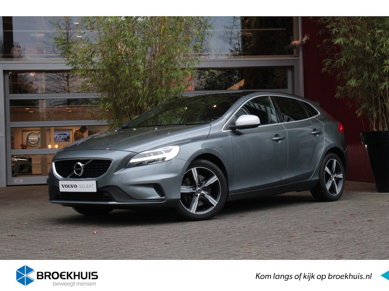 Volvo V40 - T3 152pk Automaat Polar+ Sport | Harman/Kardon | Panoramadak | Trekhaak | Camera | Keyless - AutoWereld.nl