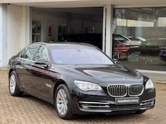 BMW 7-serie - 740d xDrive High Executive|1e Eigenaar|Origineel Nederlands|Softclose|Trekhaak|Zwart-Zwart