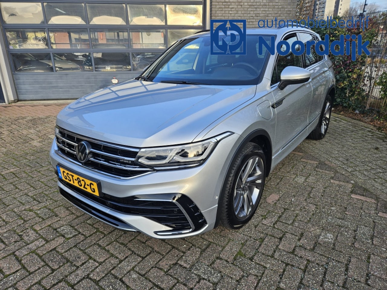 Volkswagen Tiguan - 1.4 TSI eHybrid R-Line Business 1.4 TSI eHybrid R-Line Business 245 pk - AutoWereld.nl