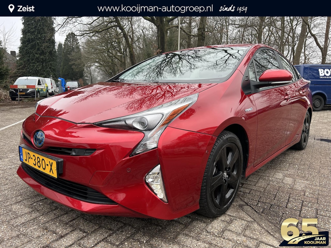 Toyota Prius - 1.8 Executive Lederen bekleding | Head-up display | Blind spot | JBL | Trekhaak - AutoWereld.nl