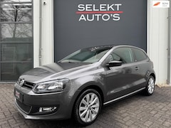 Volkswagen Polo - 1.4-16V Style 86 Pk Panoramadak/Airco/Stoelverwarming/Cruise/Navigatie/Elekt Ramen/Elekt S