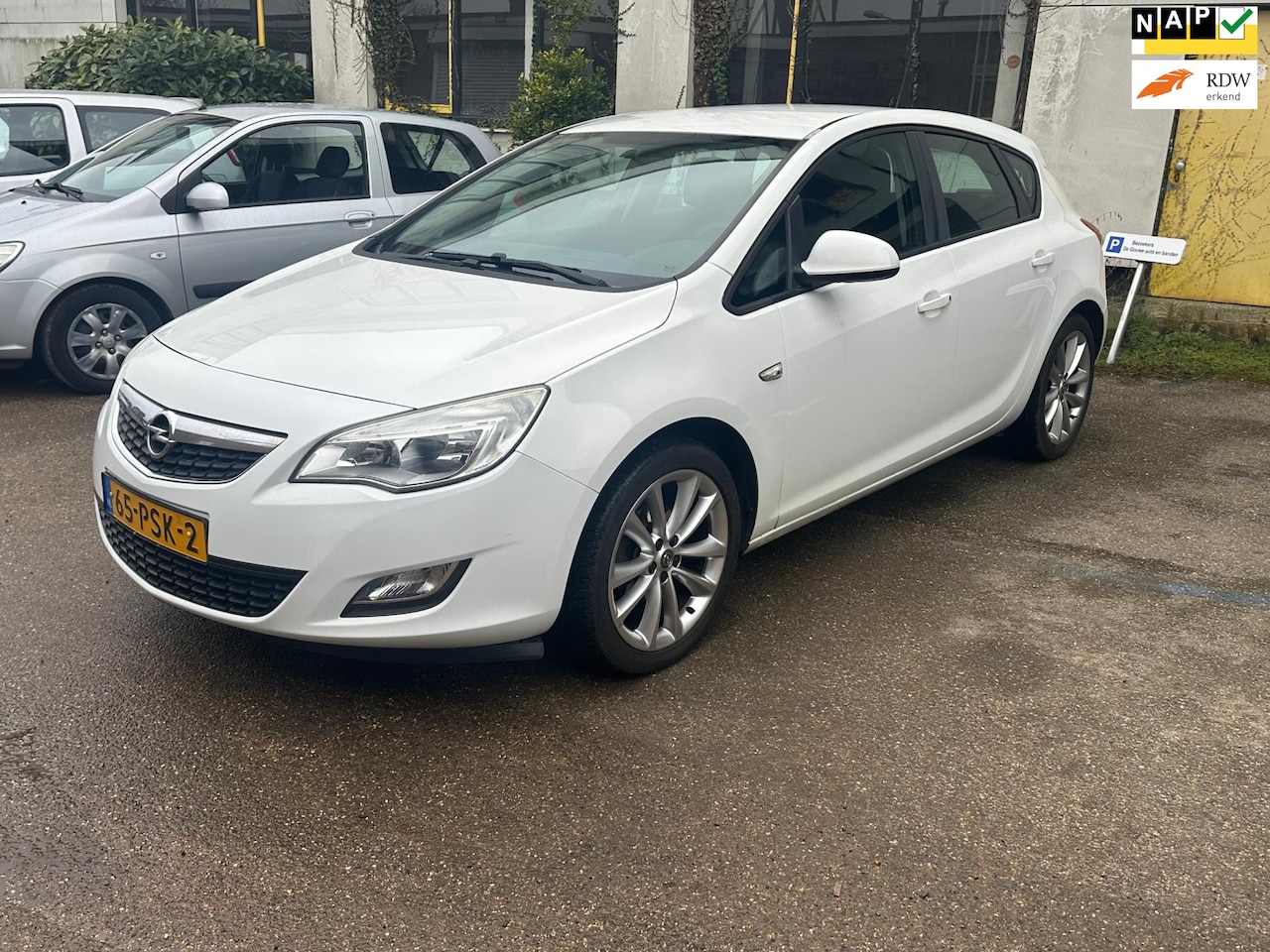 Opel Astra - 1.4 Selection/ LM velgen/ Airco/ Trekhaak - AutoWereld.nl