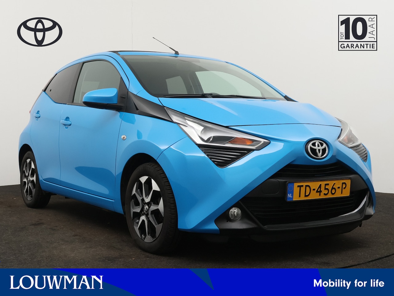 Toyota Aygo - 1.0 VVT-i x-first | Canvas dak | Camera | LM Velgen | Airco | LM velgen | Apple Carplay/An - AutoWereld.nl