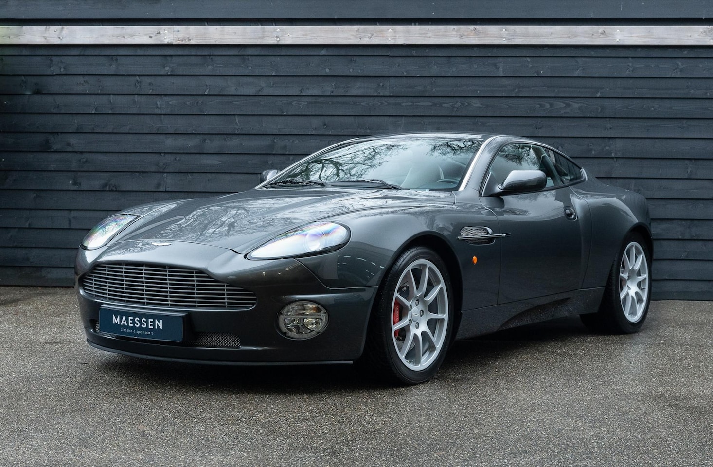 Aston Martin V12 Vanquish - 5.9 - Manual - DSP - 1/150 - AutoWereld.nl