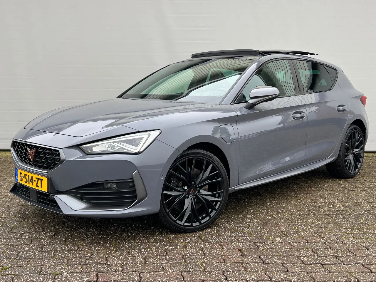 Seat Leon - CUPRA 1.4 e-Hybrid VZ Panoramadak, Vol opties! - AutoWereld.nl