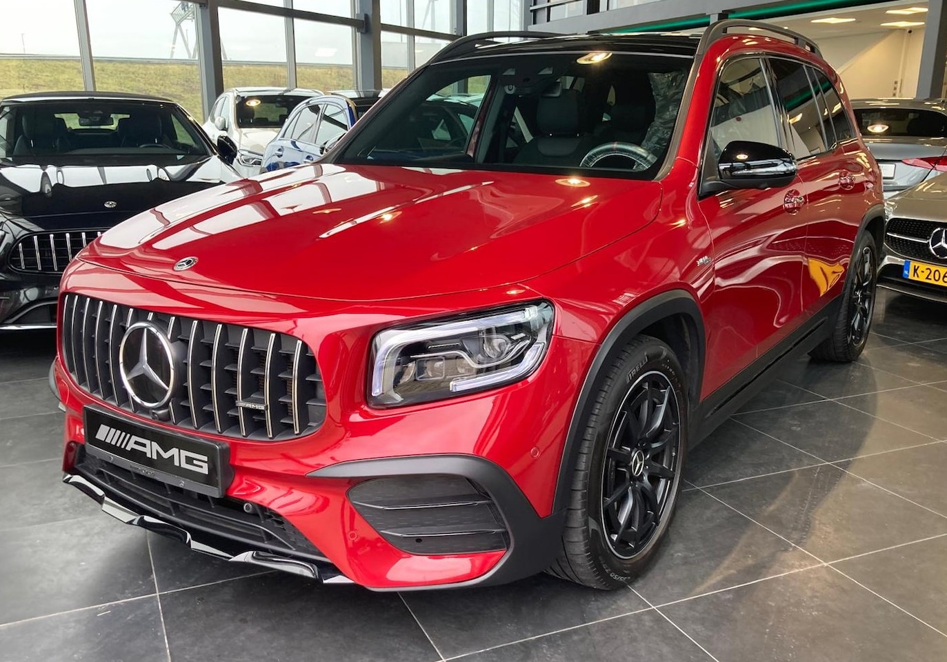 Mercedes-Benz GLB - 35 AMG 4MATIC Premium Plus Pano, Multiebeam, Ditranic, Memory - AutoWereld.nl