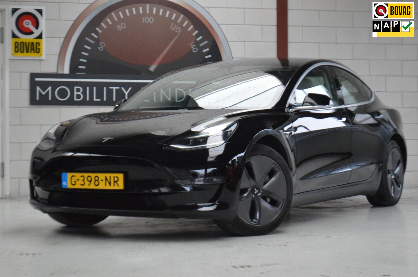 Tesla Model 3 - Long Range RWD Long Range AWD 75 kWh TREKHAAK, 1e eig, GARANTIE - AutoWereld.nl