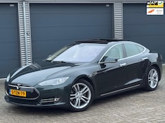 Tesla Model S - 85 Base, nieuw accupakket twv 22000 euro, panoramadak, free supercharge, 1 e eigenaar, nl