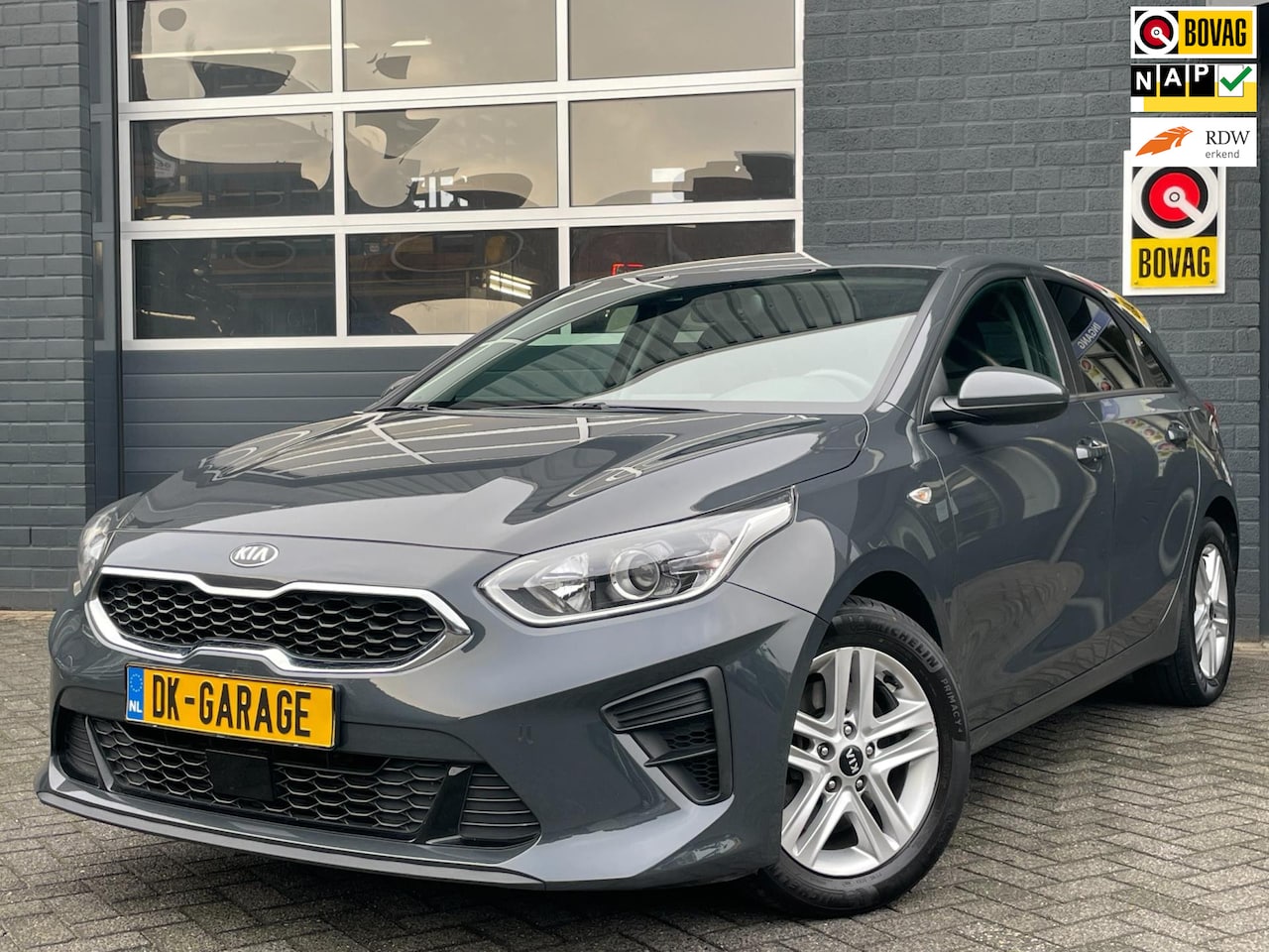 Kia Cee'd - Ceed 1.0 T-GDi DynamicLine|CARPLAY|STOEL-STUURVERWARMING|CAMERA|CLIMA|CRUISE|LANE-ASSIST - AutoWereld.nl